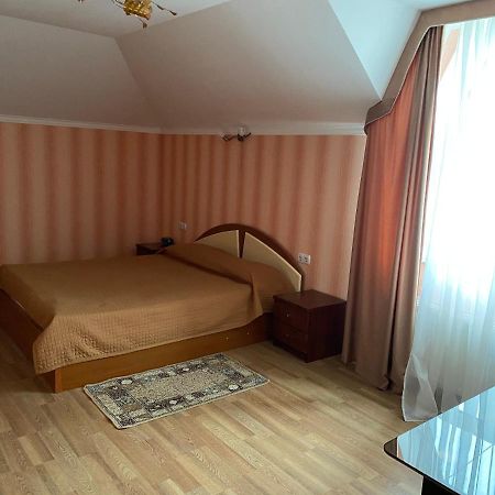 Гостинний Маєток Hotel Myla ภายนอก รูปภาพ