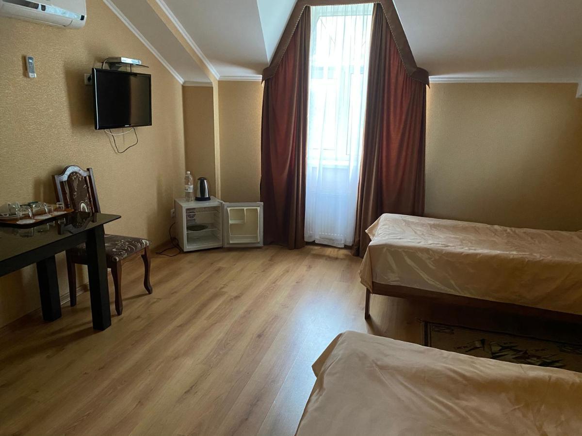Гостинний Маєток Hotel Myla ภายนอก รูปภาพ