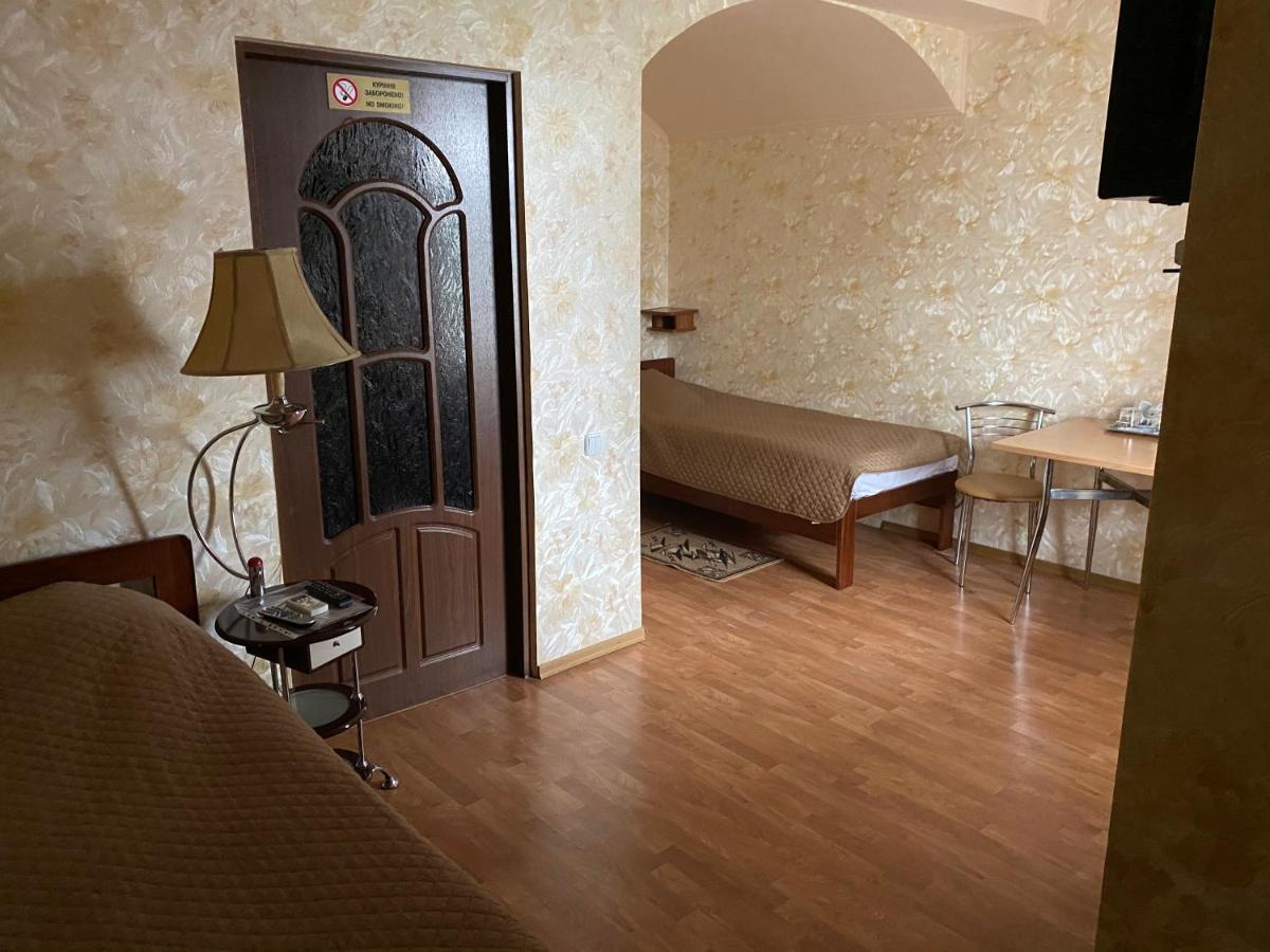 Гостинний Маєток Hotel Myla ภายนอก รูปภาพ