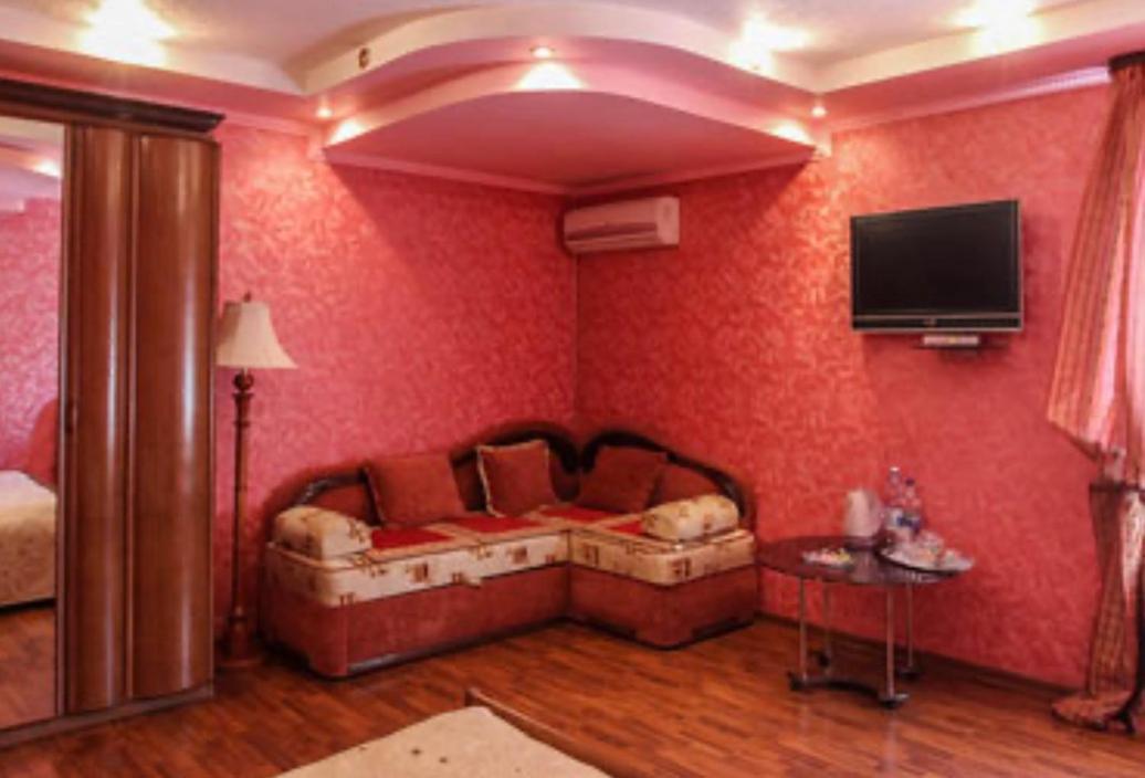 Гостинний Маєток Hotel Myla ภายนอก รูปภาพ